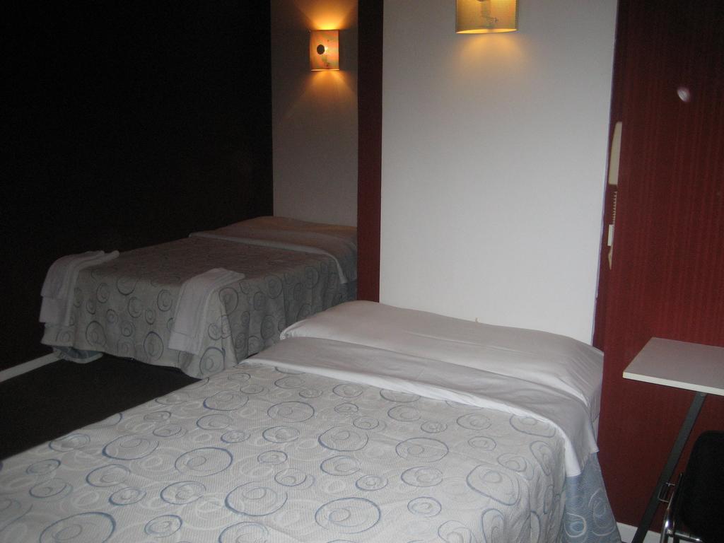 Hotel Meteore Parijs Buitenkant foto