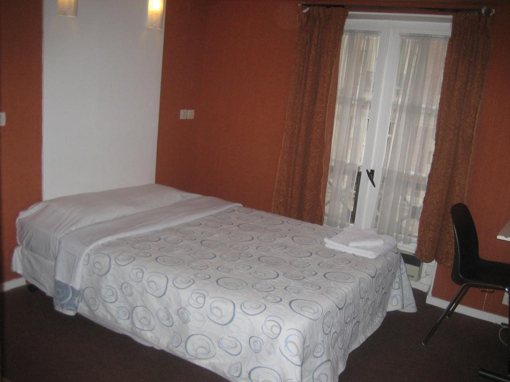 Hotel Meteore Parijs Kamer foto