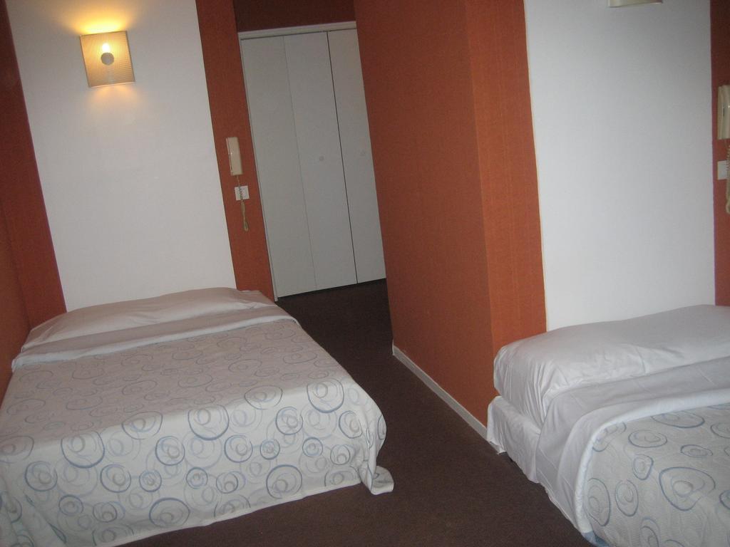Hotel Meteore Parijs Kamer foto